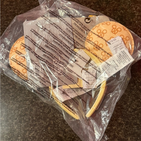 Disney Parks Loungefly Minnie Mouse Pretzel Ears For Adults - Picture 10 of 10